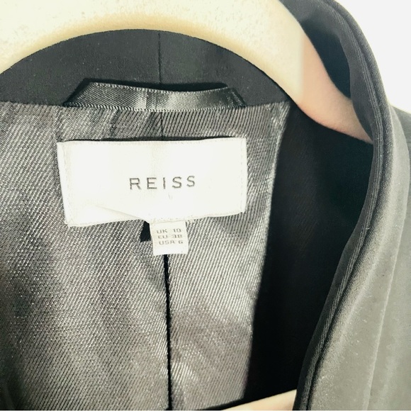 Reiss Tansey Cropped Collarless Blazer Black Neutral Career Business Size 6 - Picture 4 of 9